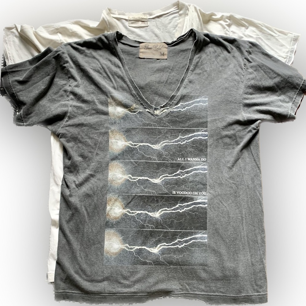 Dom Rebel v-neck Art Tees (2) Sz Medium